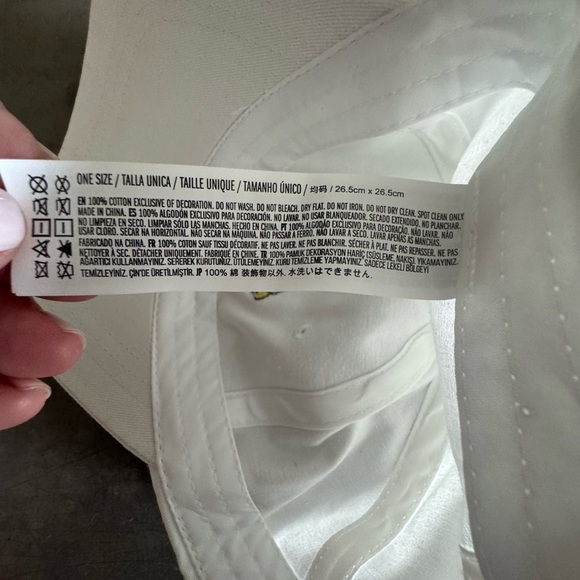 White Al Dente adjustable Cap w/ Embroidered Pasta Design & 4 black ink pen set🍝 - Picture 6 of 14